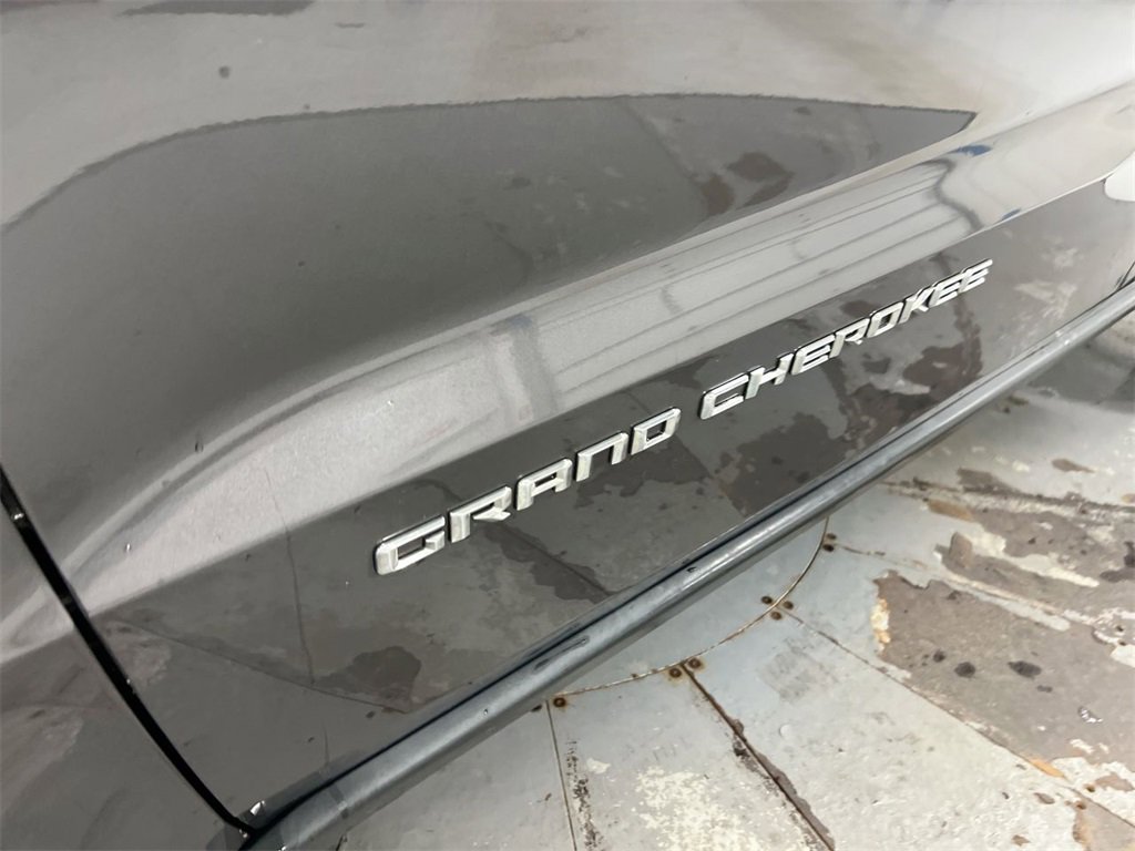 Used 2015 Jeep Grand Cherokee Limited image 28