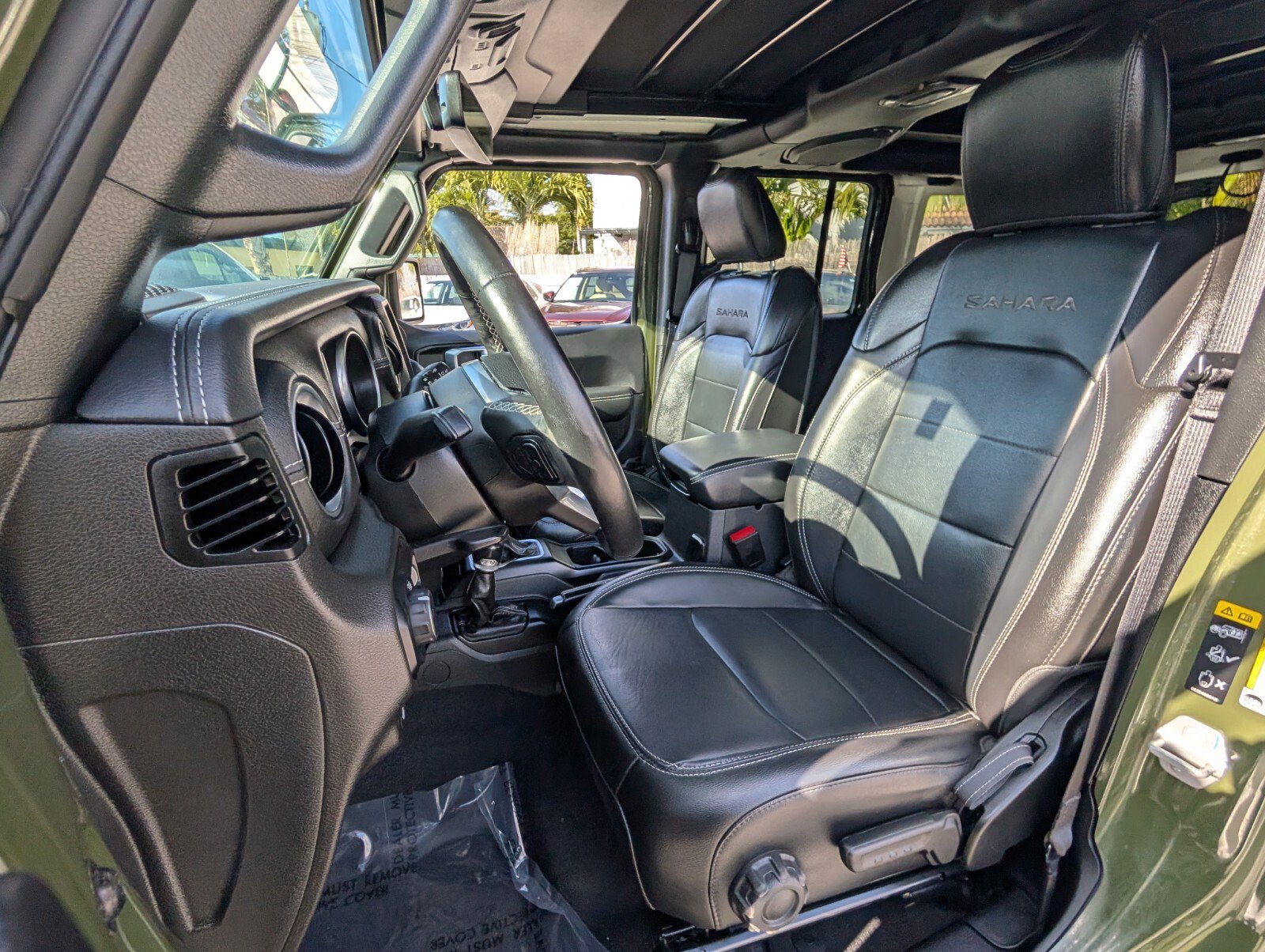 Used 2023 Jeep Wrangler Sahara w/ Cold Weather Group image 11