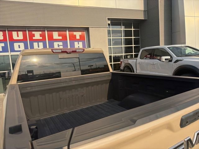 Used 2023 GMC Sierra 1500 AT4 w/ Technology Package image 8