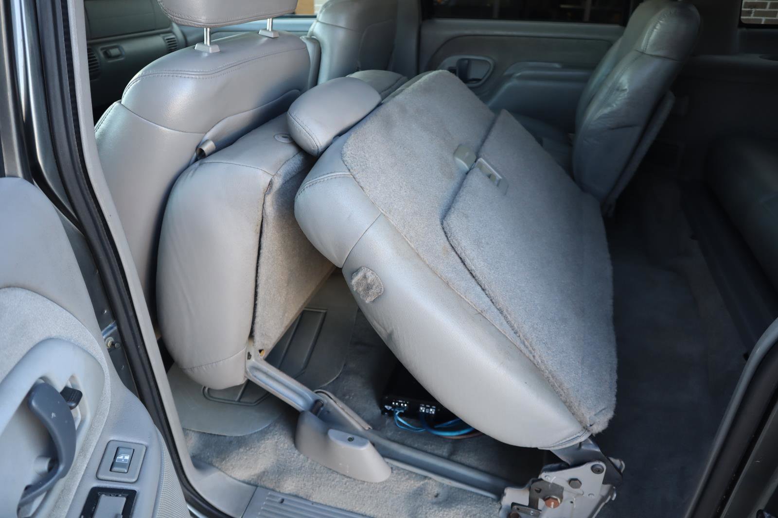 Used 1999 Chevrolet Suburban 2WD w/ Preferred Equipment Group 3 image 33