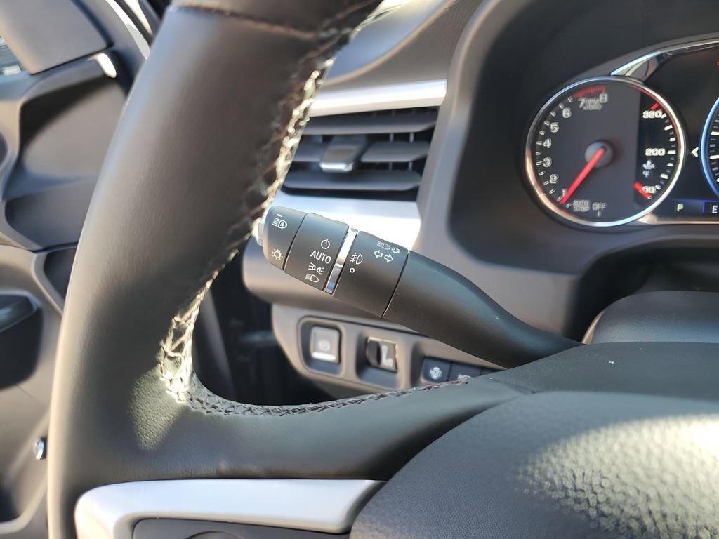 Used 2023 GMC Acadia SLT w/ Technology Package image 36