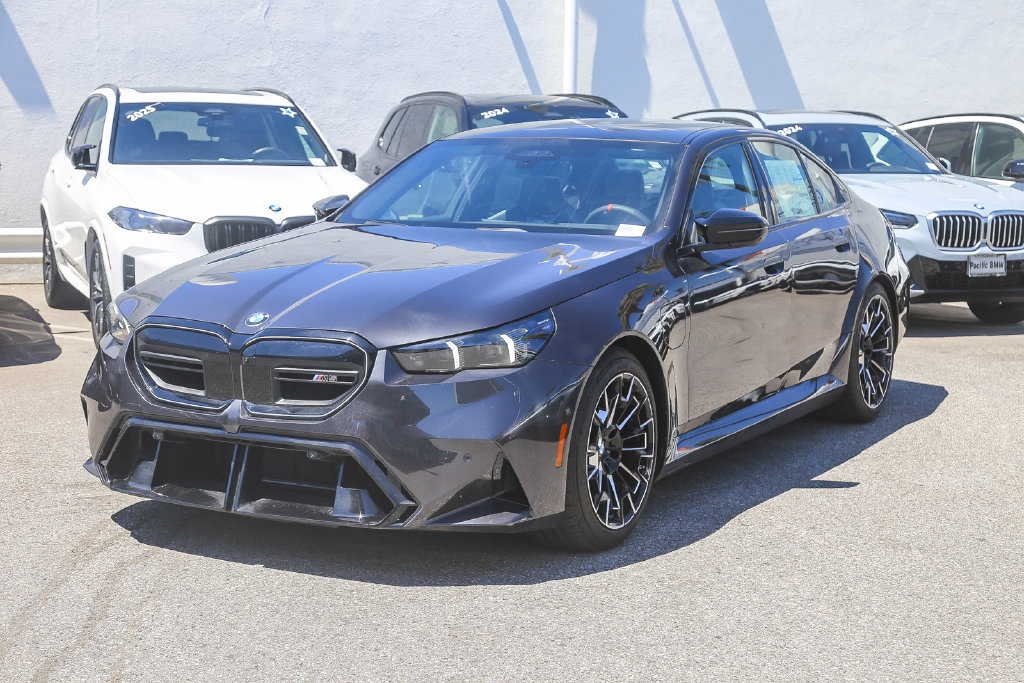 Used 2026 BMW M5 AWD/4WD image 3