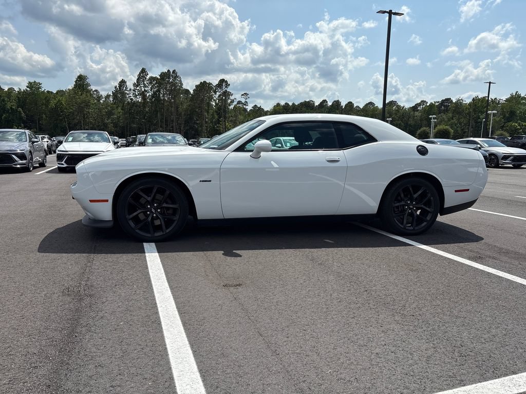Used 2019 Dodge Challenger R/T w/ Driver Convenience Group RWD image 18