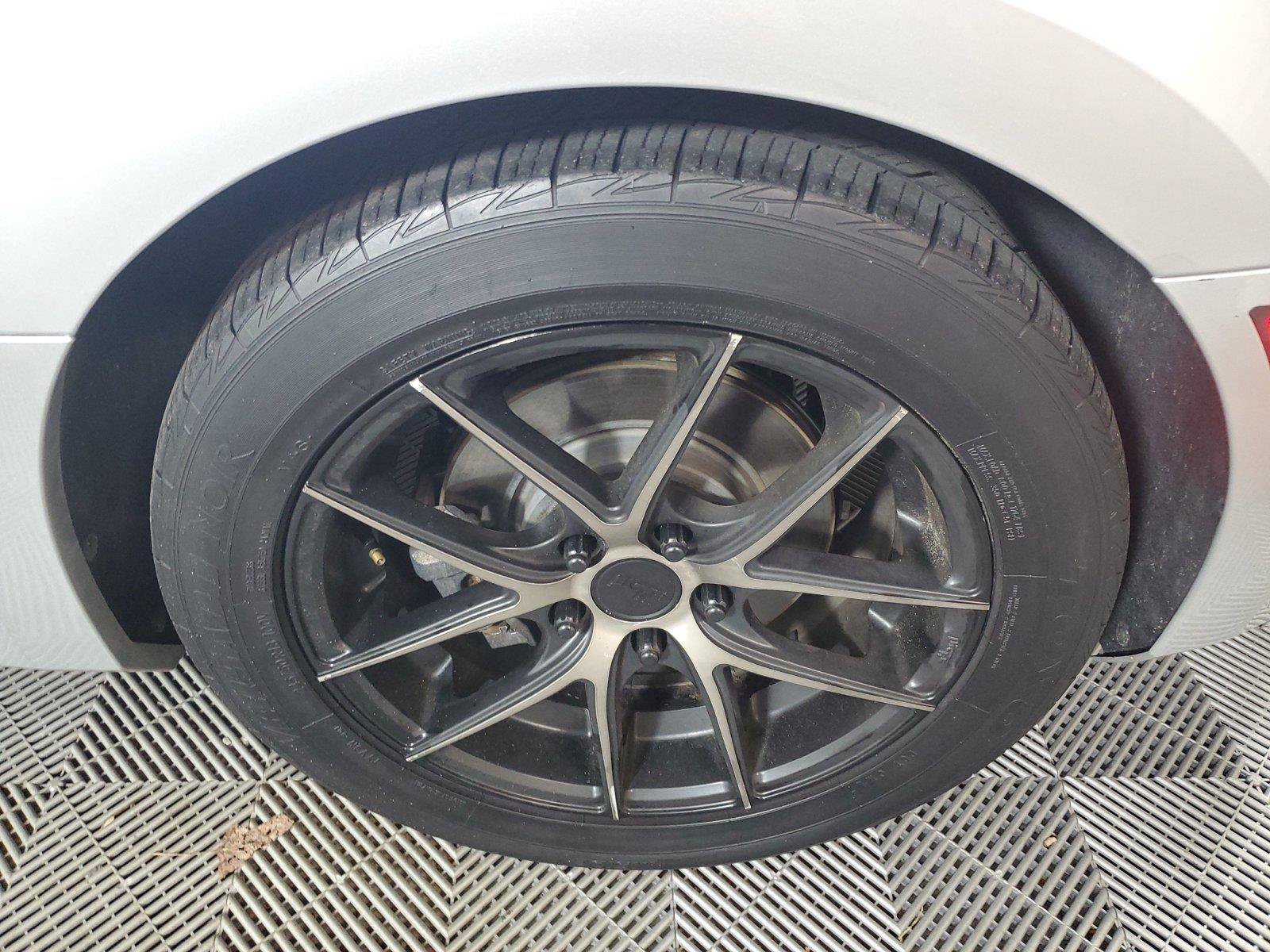 Used 2017 Chevrolet Camaro LT RWD image 8