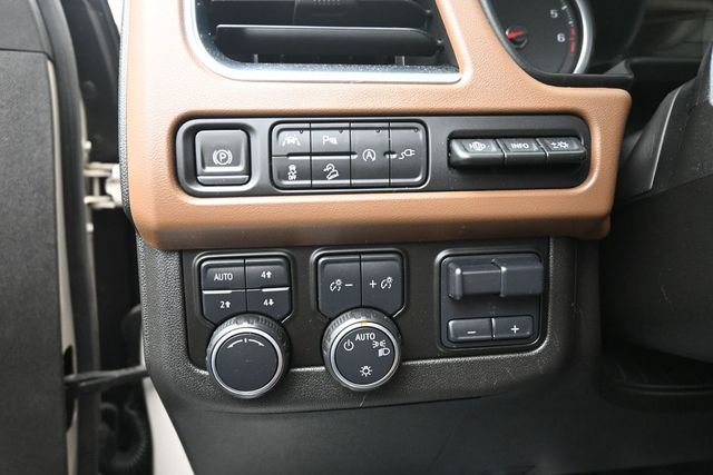 Used 2021 Chevrolet Tahoe High Country w/ Premium Package AWD/4WD image 17