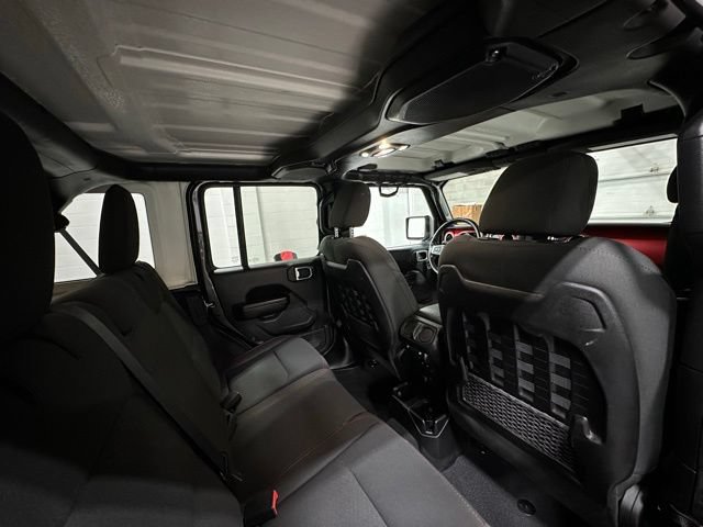 Used 2021 Jeep Wrangler Unlimited Rubicon w/ Cold Weather Group AWD/4WD image 16