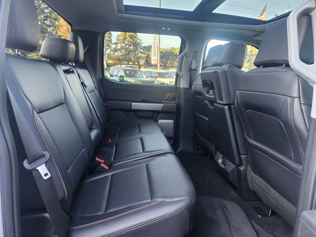 Used 2025 Ford F350 Lariat w/ Camper Package image 18