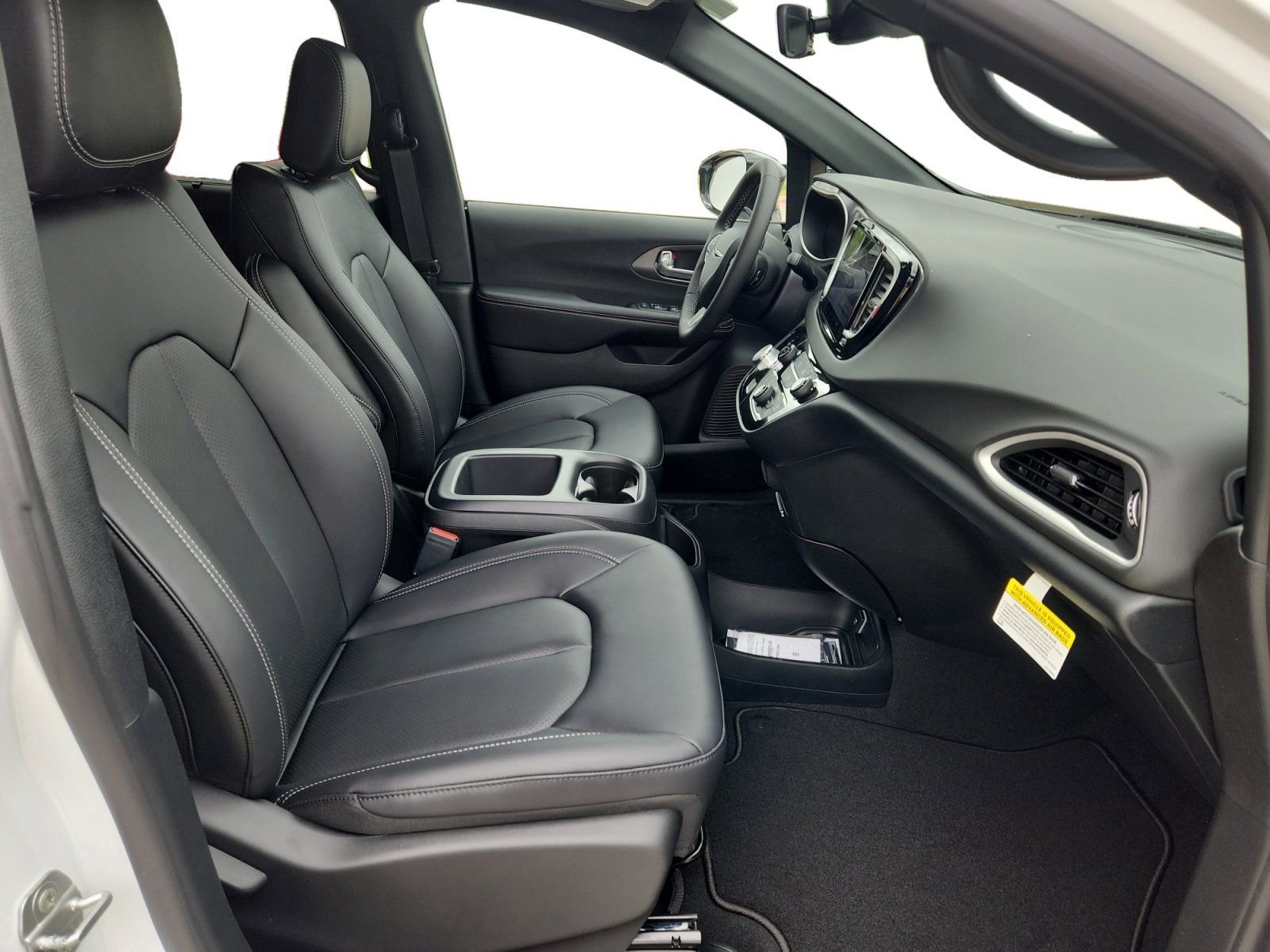 New 2026 Chrysler Voyager LX image 14