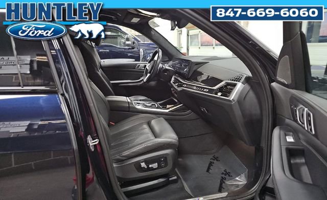 Used 2023 BMW X7 xDrive40i w/ Executive Package image 7
