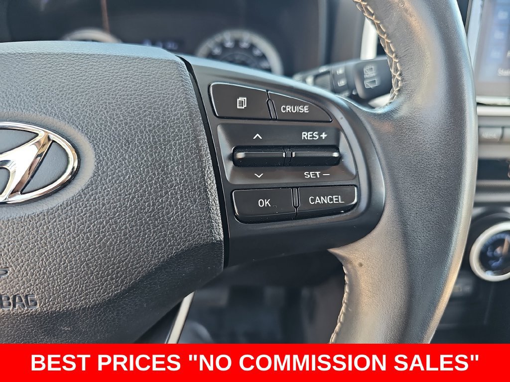 Used 2022 Hyundai Venue Limited FWD image 17