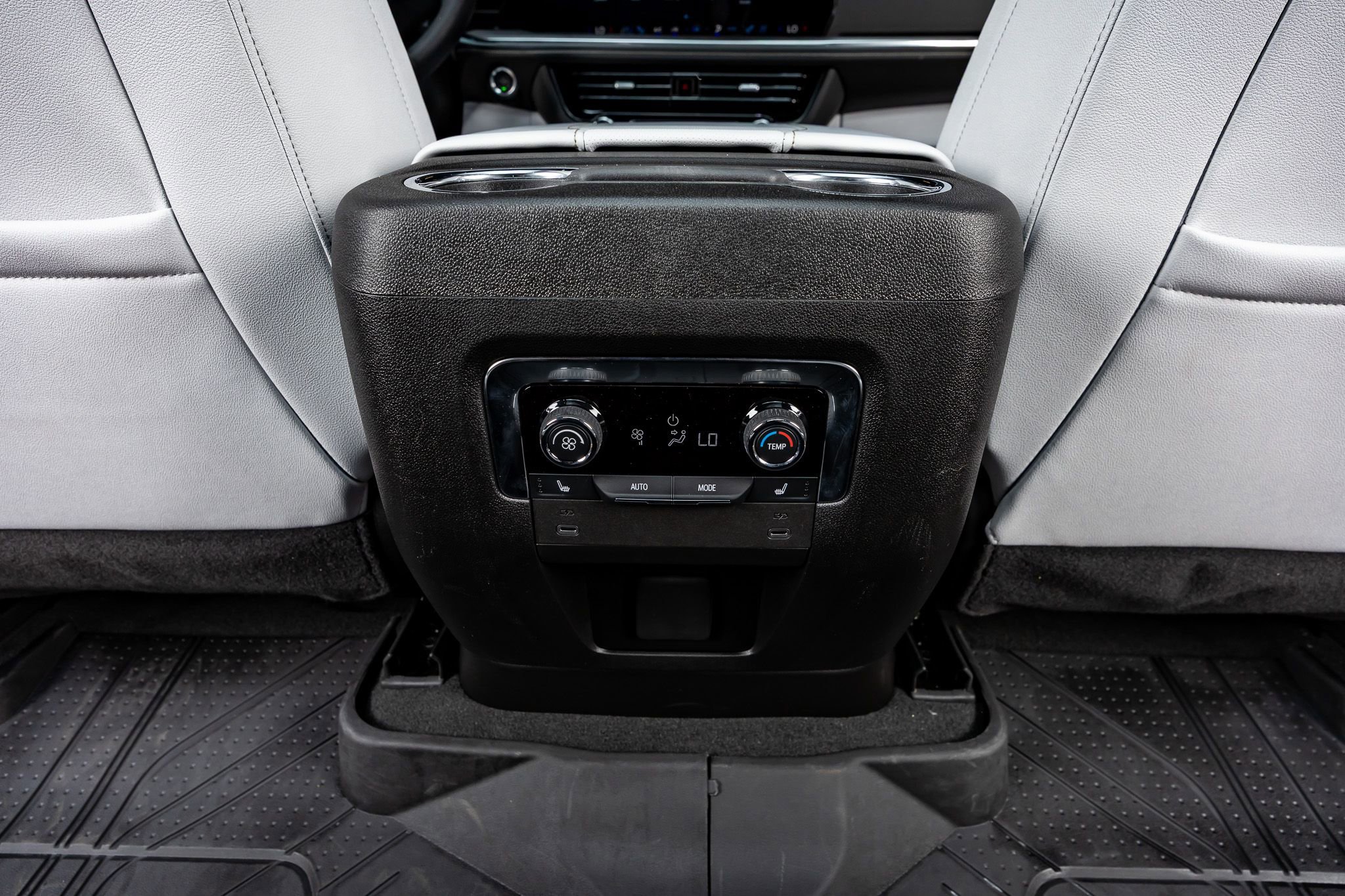 Used 2025 Chevrolet Suburban Premier w/ Sun And Tow Package image 29