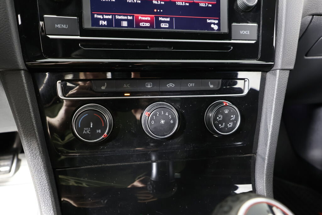 Used 2020 Volkswagen GTI S image 37