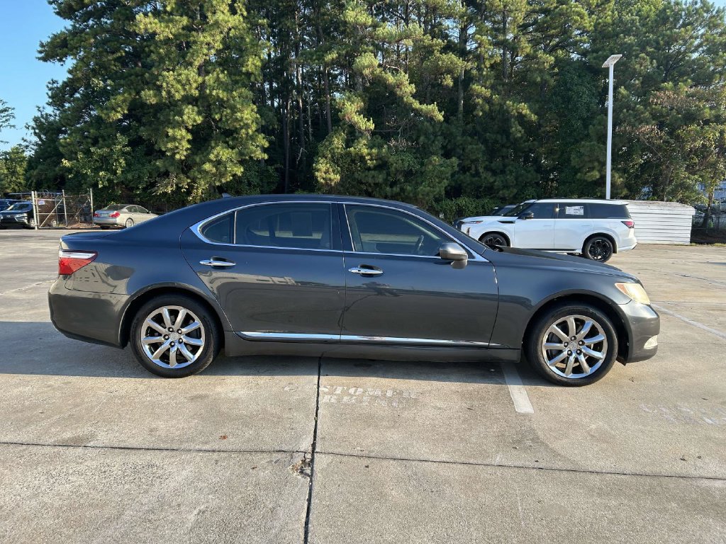 Used 2007 Lexus LS 460 L w/ Luxury Pkg RWD image 2