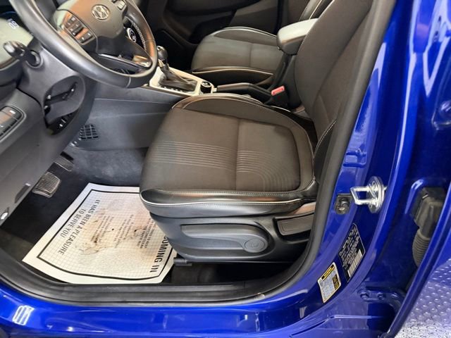 Used 2023 Hyundai Venue Limited FWD image 21