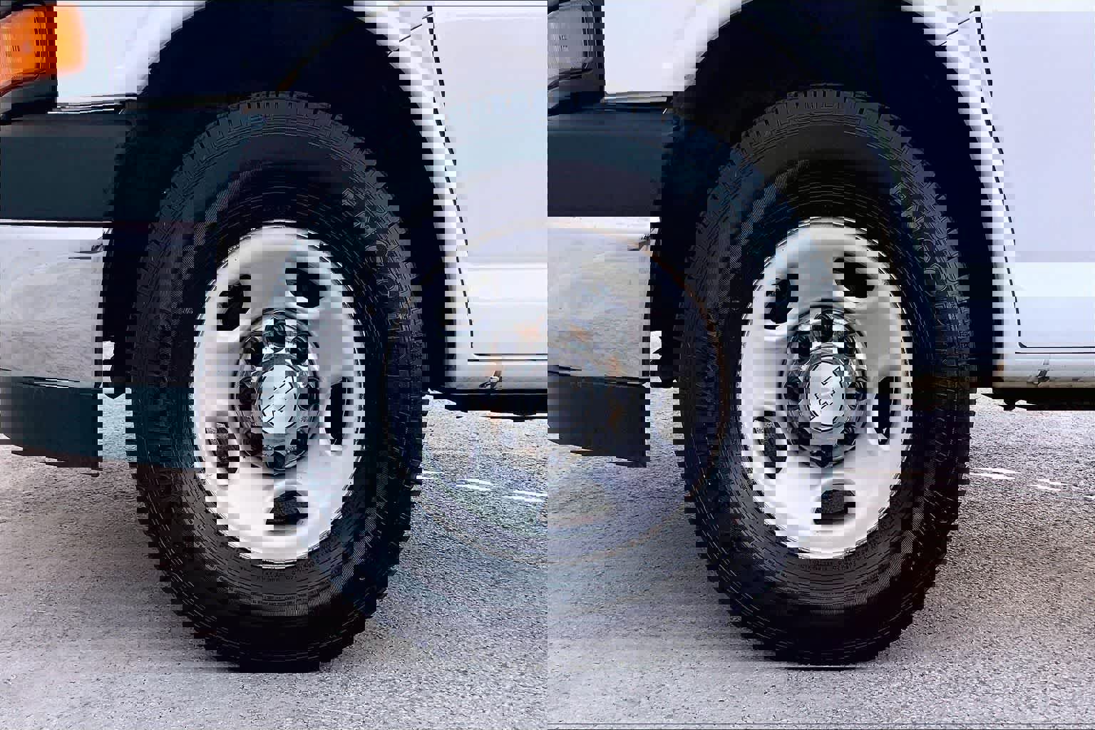 Used 2020 Chevrolet Express 3500 LT w/ LT Preferred Equipment Group image 9