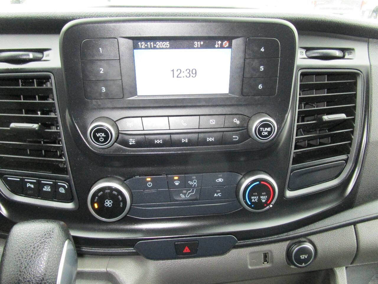 Used 2022 Ford Transit 250 Low Roof AWD image 29