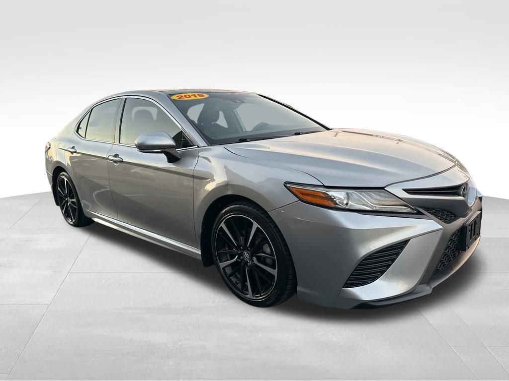 Used 2019 Toyota Camry XSE image 5