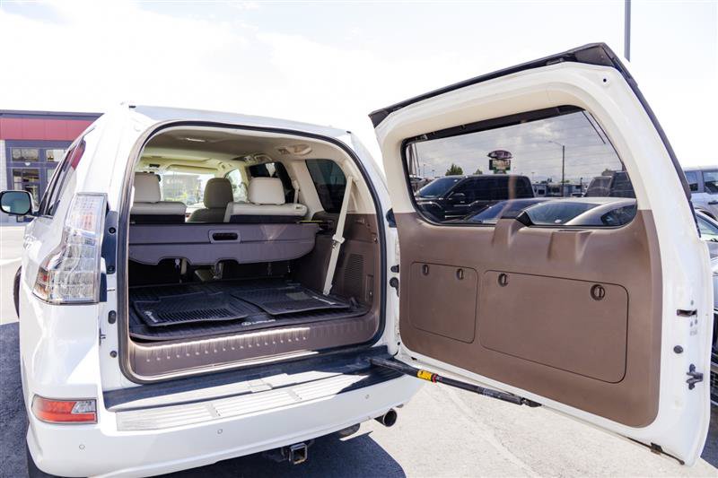 Used 2017 Lexus GX 460 Luxury AWD/4WD image 8