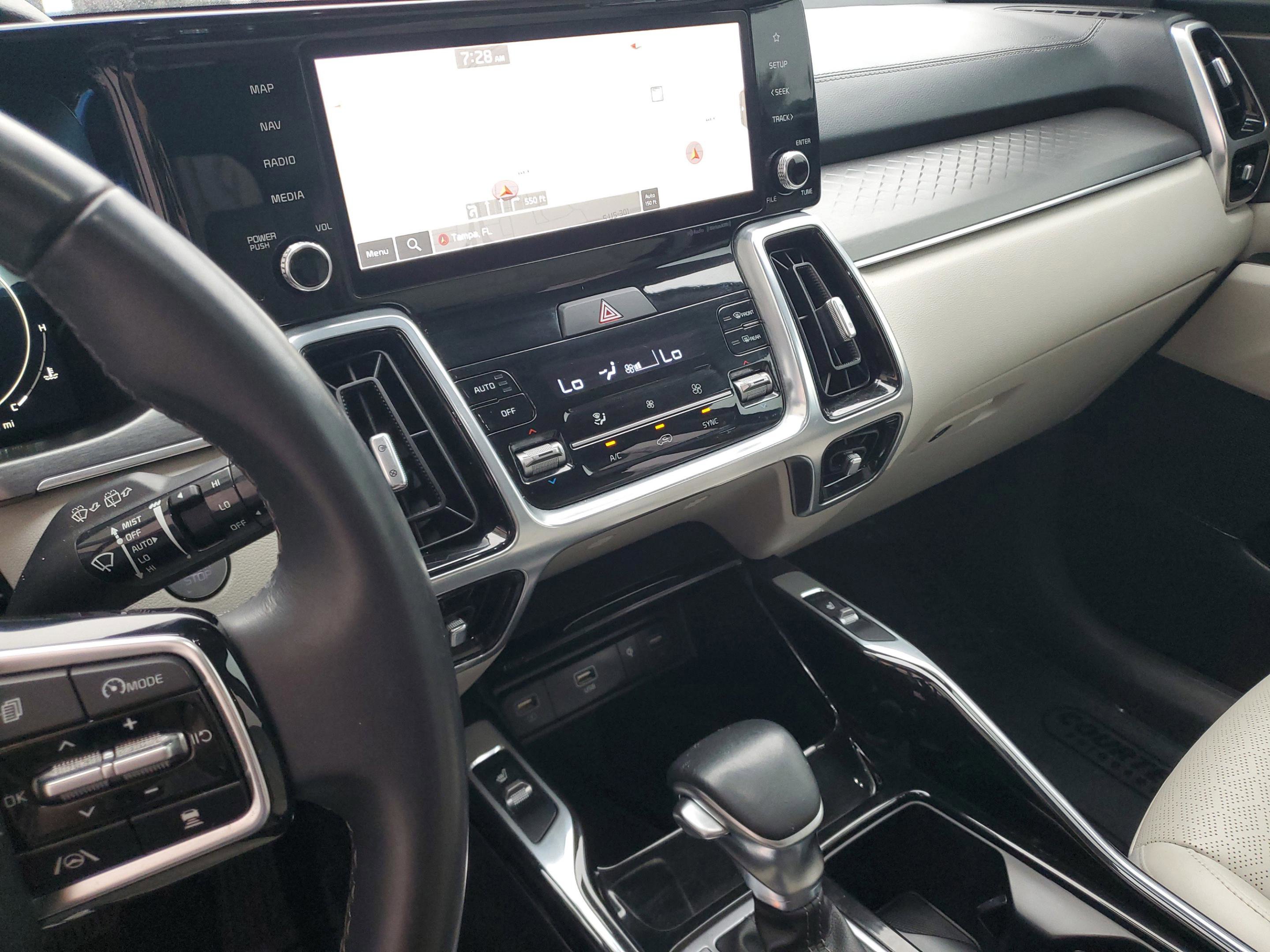 Certified 2023 Kia Sorento SX image 26