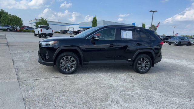 Used 2025 Toyota RAV4 XLE Premium AWD/4WD image 5