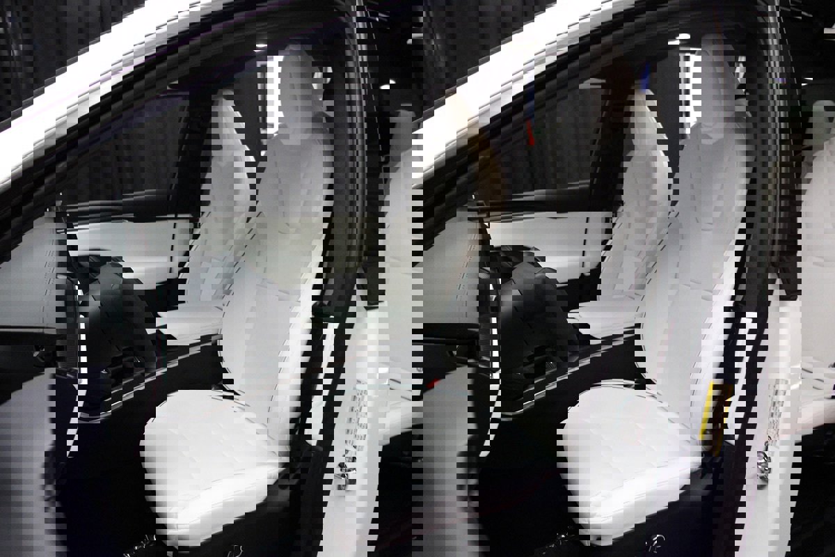 Used 2022 Tesla Model X Plaid image 36