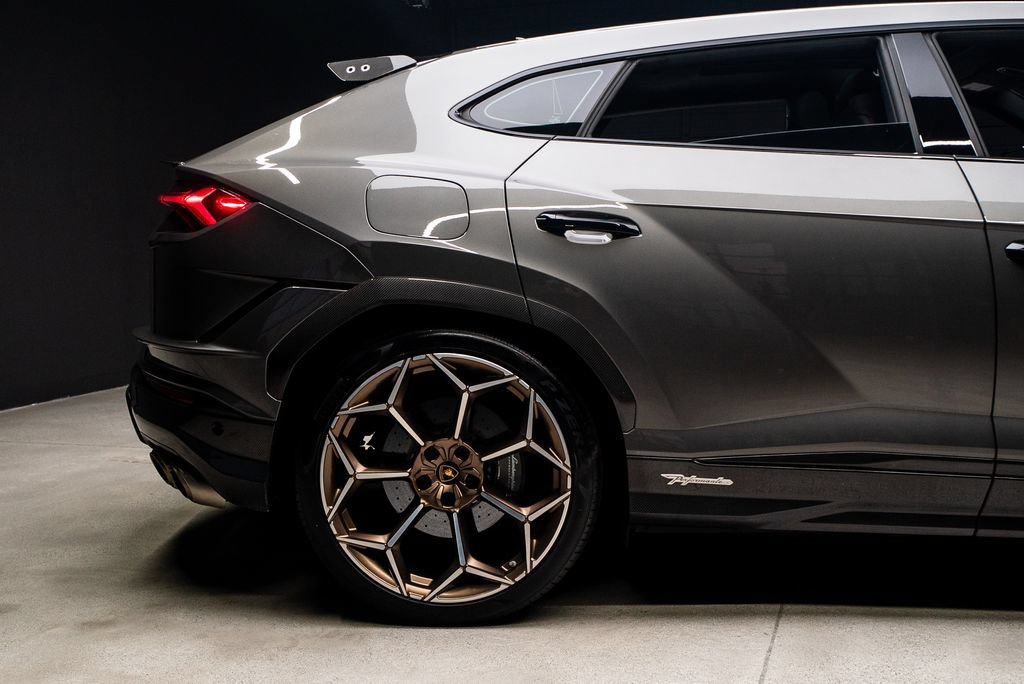 Used 2023 Lamborghini Urus Performante AWD/4WD image 21
