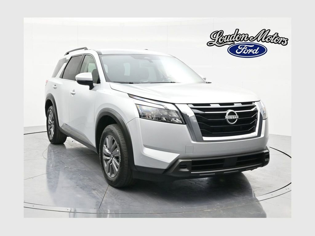 Used 2024 Nissan Pathfinder SV AWD/4WD image 1