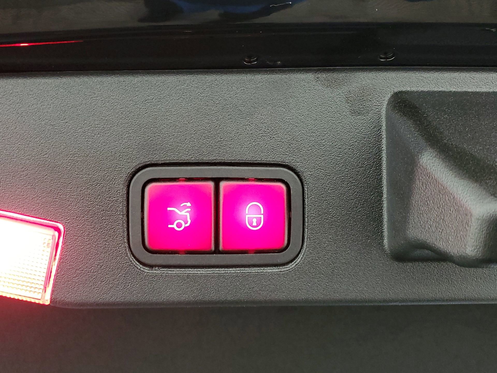 Used 2014 Mercedes-Benz SL 550 image 22