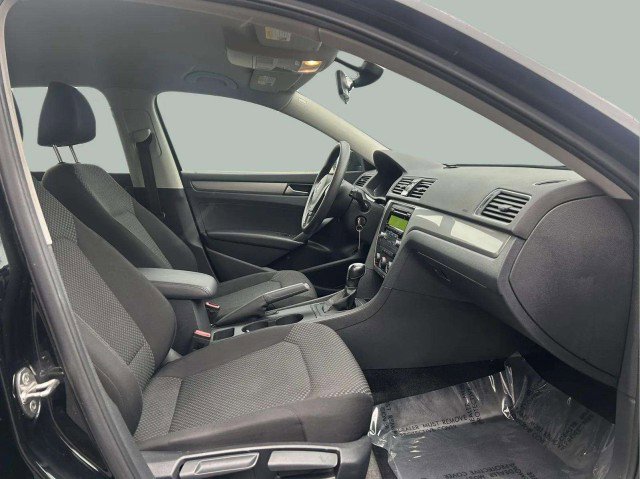 Used 2015 Volkswagen Passat 1.8T S image 23