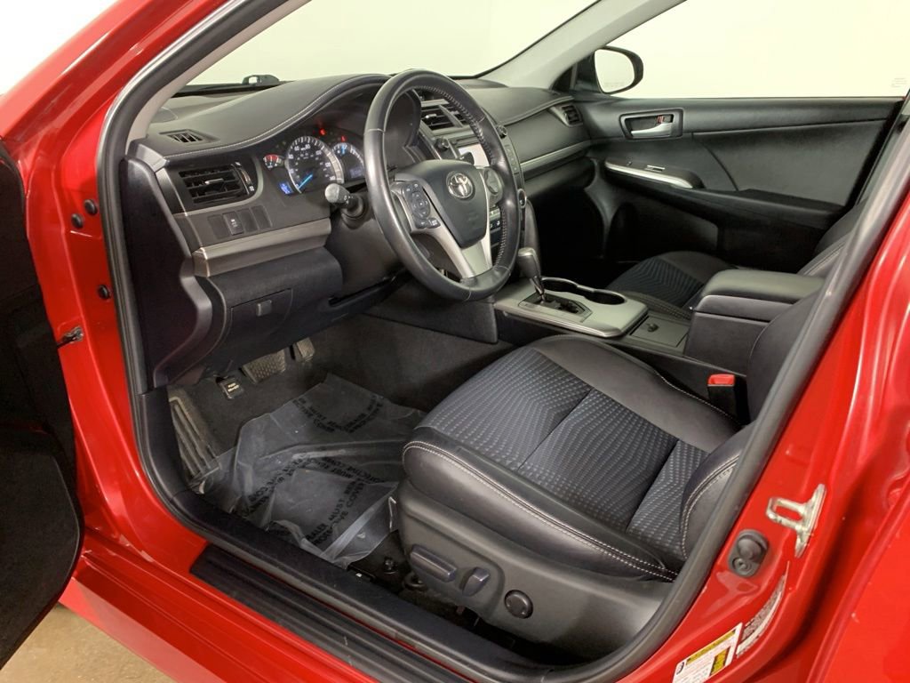 Used 2013 Toyota Camry SE FWD image 26