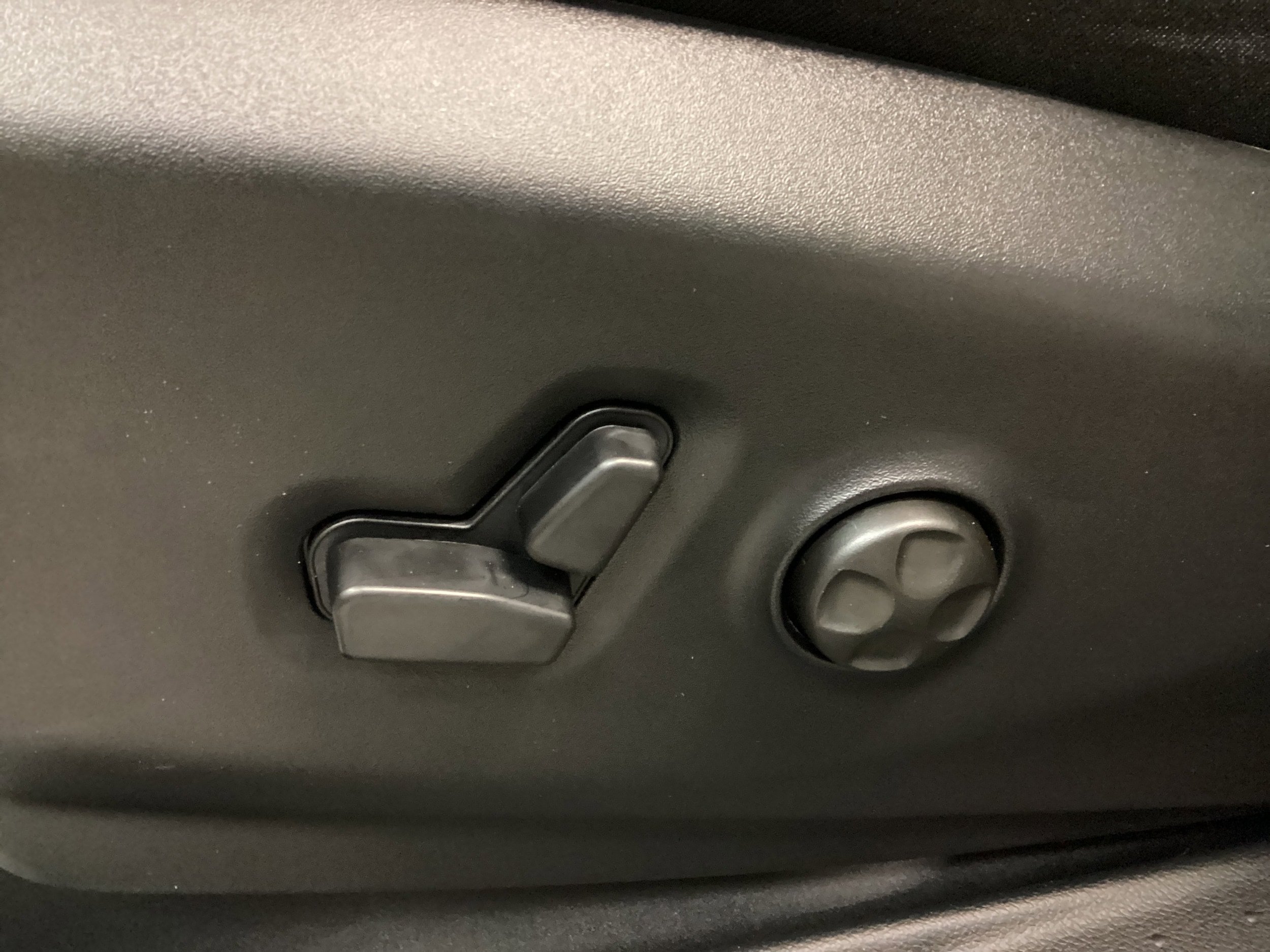 New 2026 Chrysler Pacifica Select AWD/4WD image 15