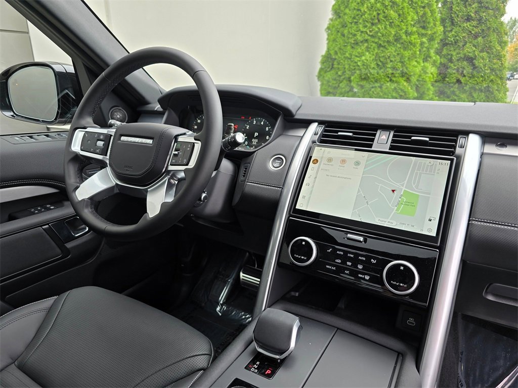 New 2025 Land Rover Discovery Dynamic SE image 33