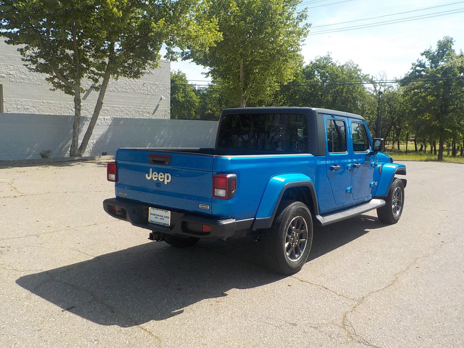 Used 2023 Jeep Gladiator Overland w/ Popular Equipment Package AWD/4WD image 5