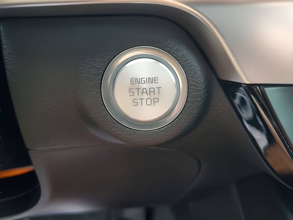 Used 2025 Kia Telluride LX FWD image 23