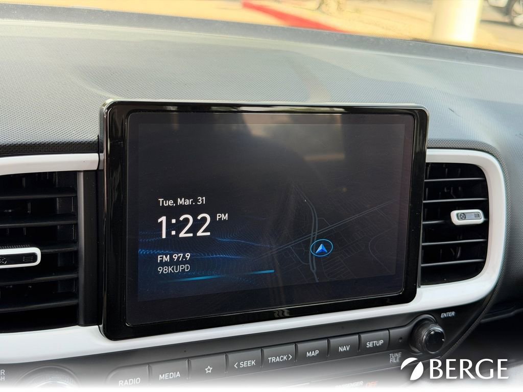 Used 2024 Hyundai Venue Limited image 26