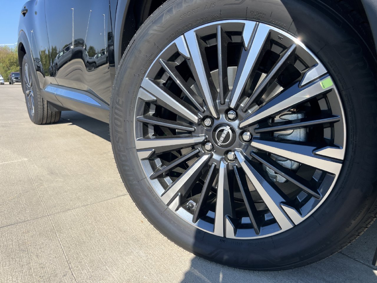 New 2026 Nissan Pathfinder Platinum FWD image 6