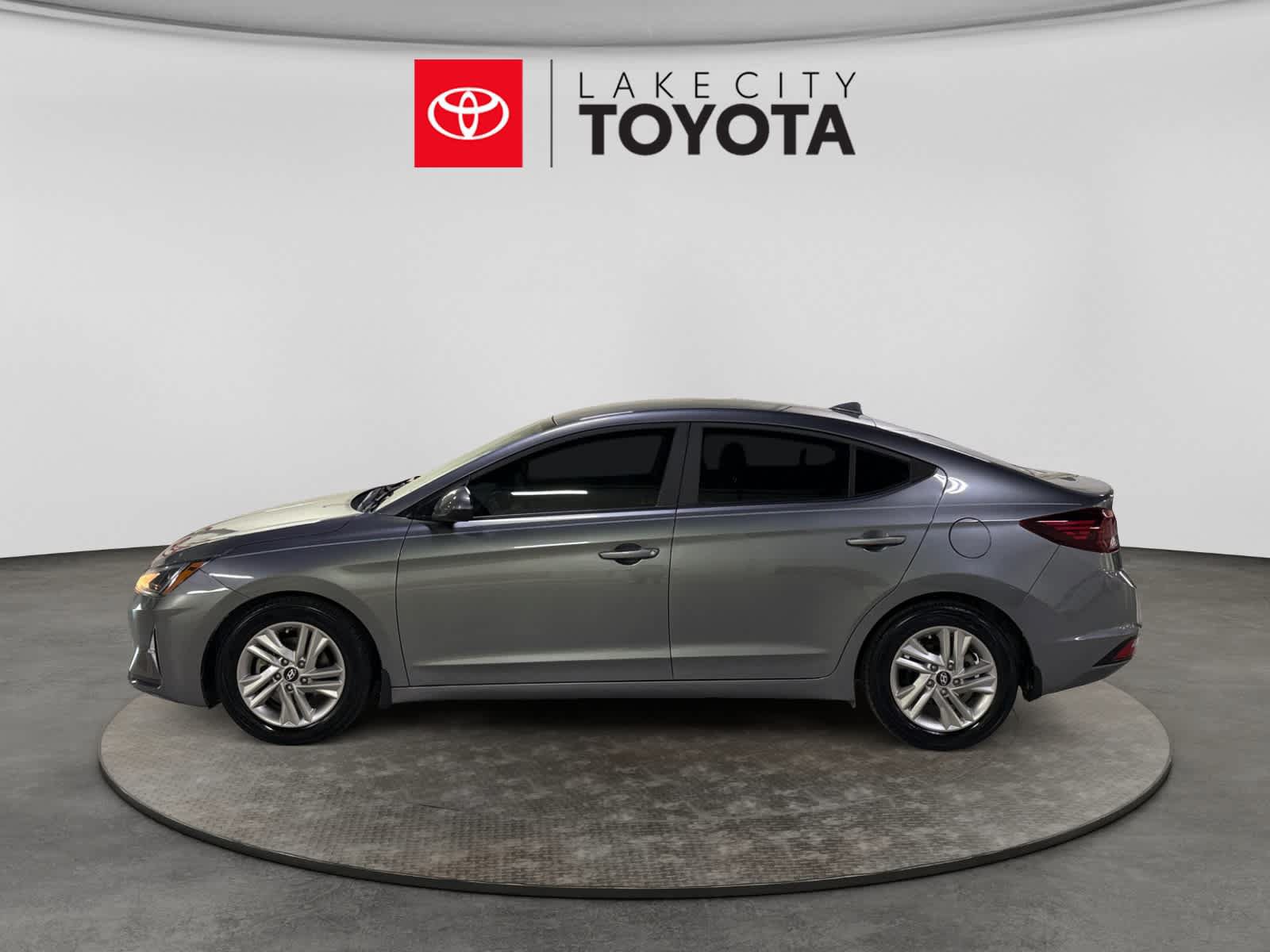 Used 2019 Hyundai Elantra SEL FWD image 3