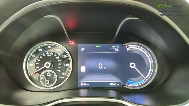 Used 2024 Genesis G80 image 39