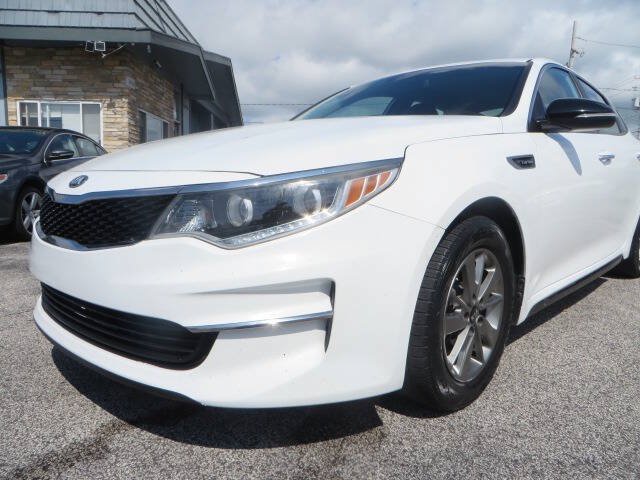 Used 2017 Kia Optima LX w/ Value Package FWD image 33