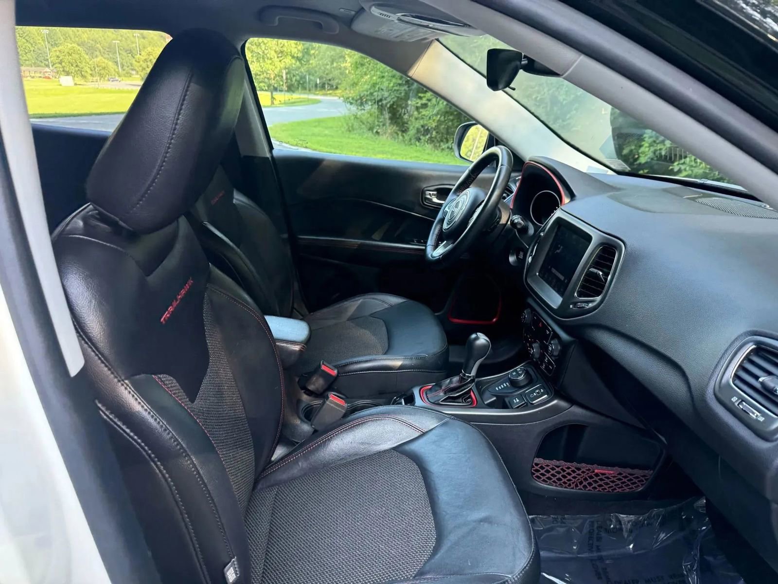 Used 2018 Jeep Compass Trailhawk AWD/4WD image 18