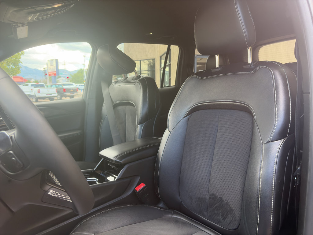 Used 2023 Jeep Grand Cherokee Altitude AWD/4WD image 21