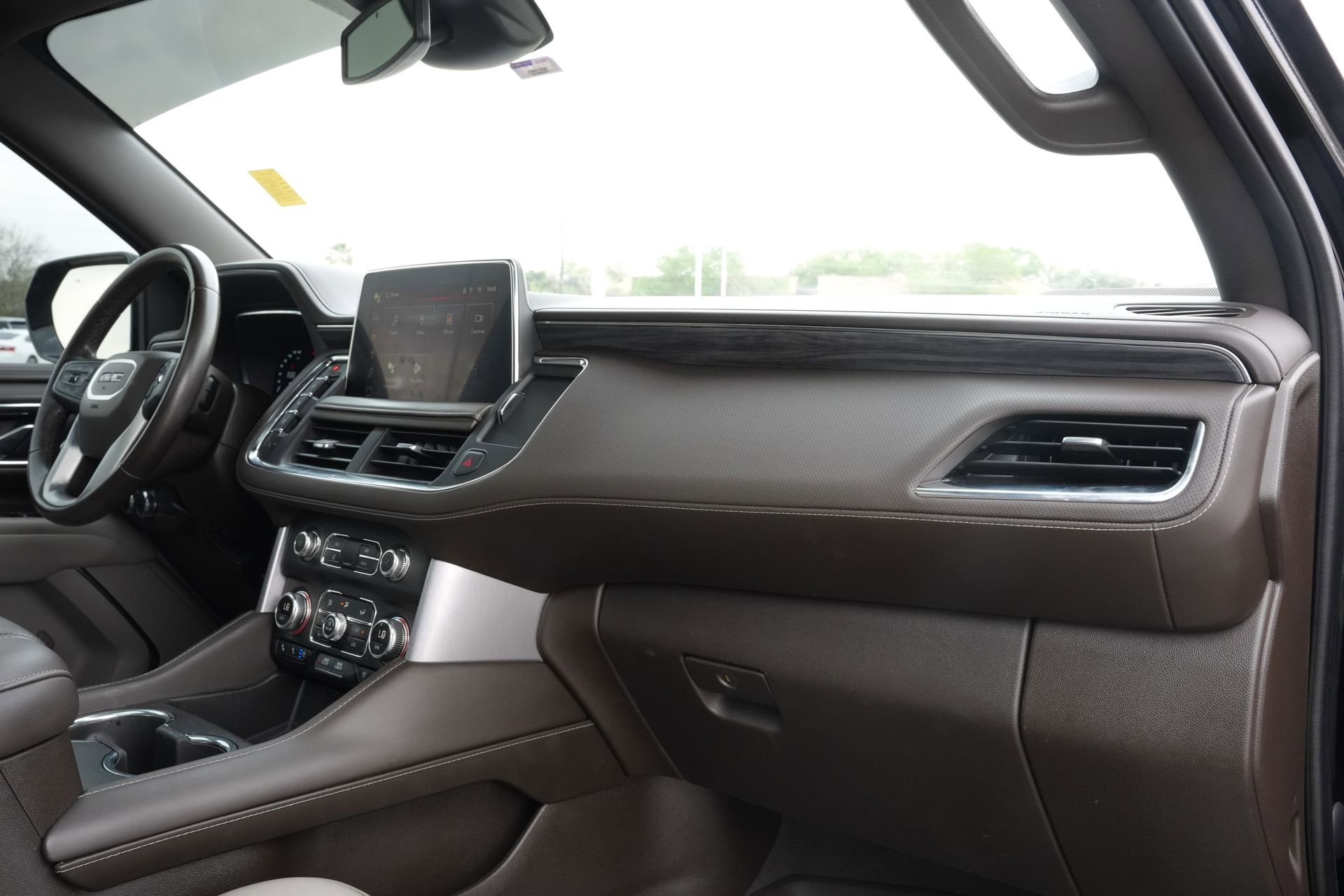 Used 2023 GMC Yukon SLT image 26