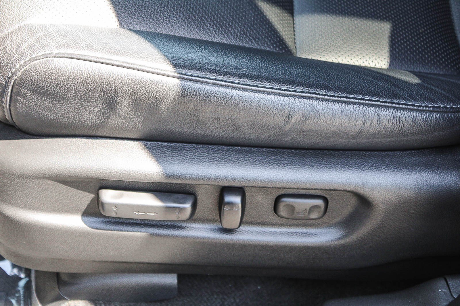 Used 2025 Honda Passport EX-L image 23