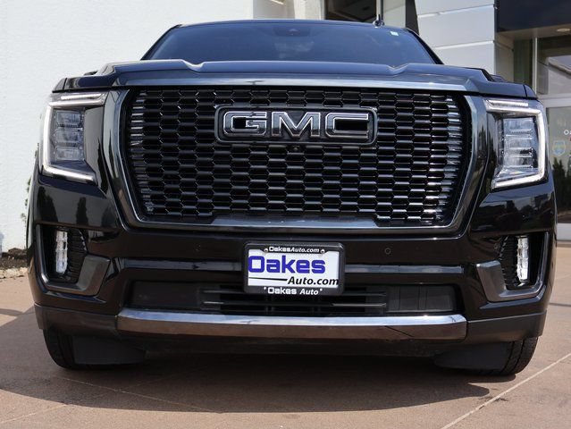 Used 2024 GMC Yukon Denali Ultimate AWD/4WD image 3
