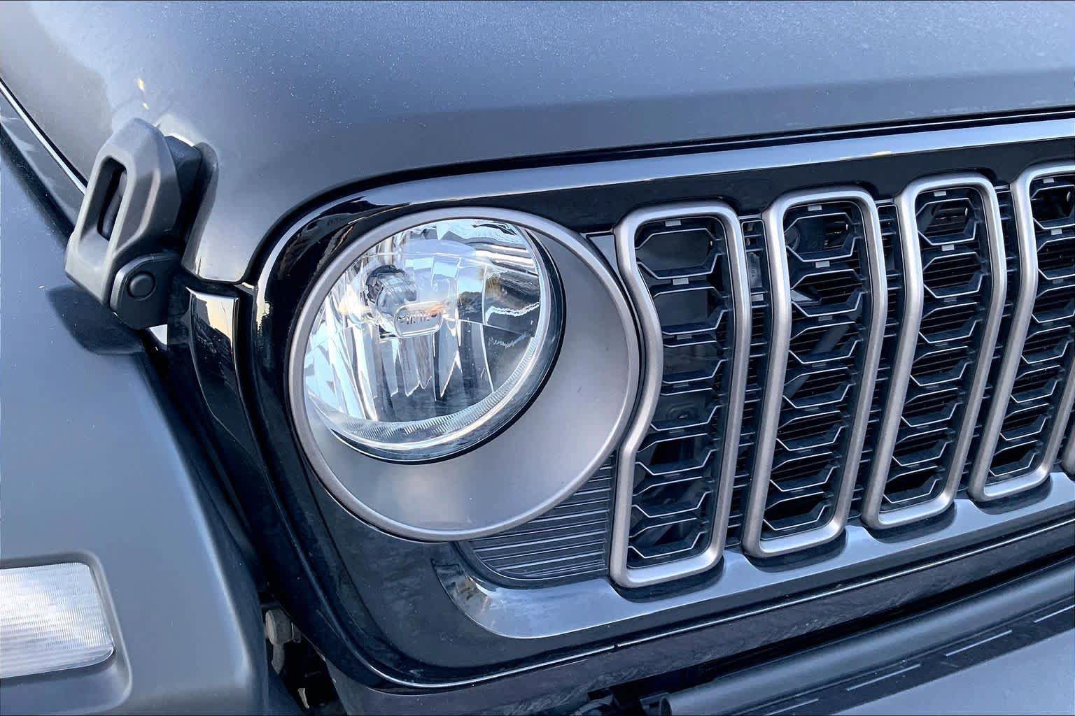 Used 2024 Jeep Wrangler Unlimited Sport AWD/4WD image 26