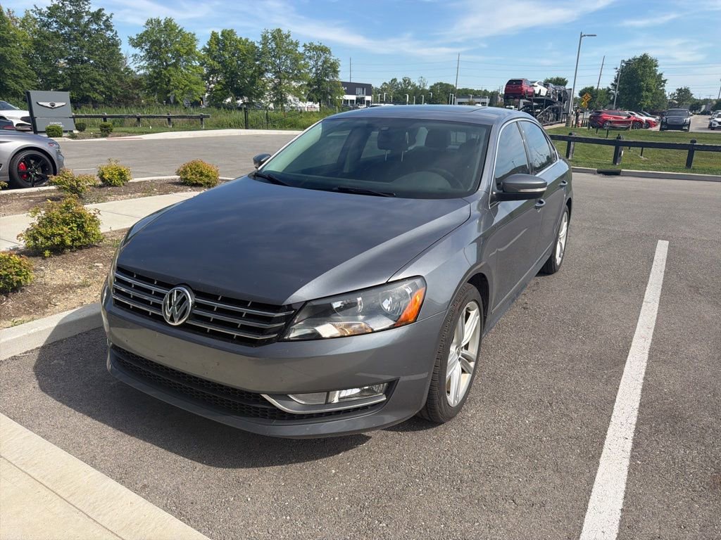 Used 2014 Volkswagen Passat 1.8T SEL Premium FWD image 3