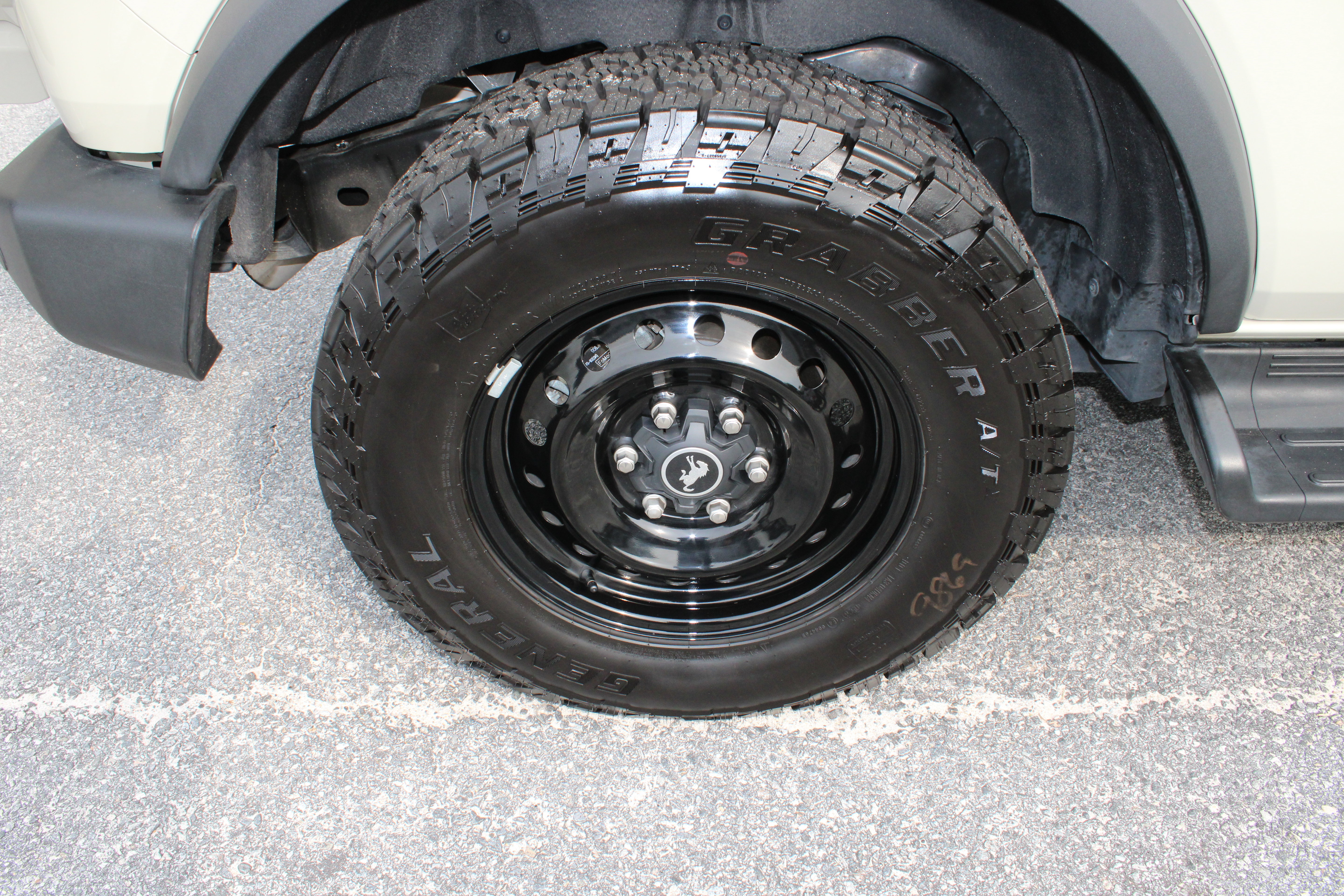 Used 2026 Ford Bronco Outer Banks AWD/4WD image 13