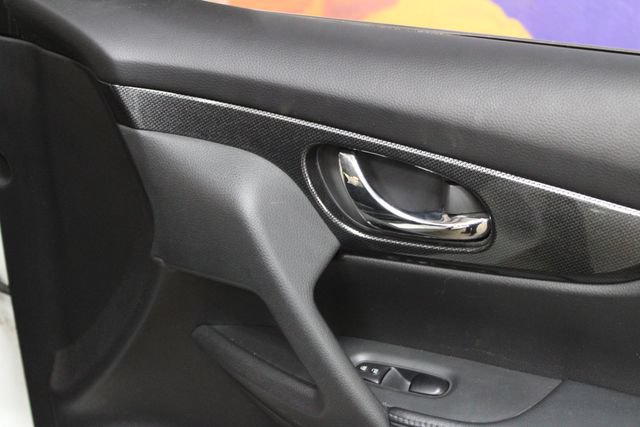 Used 2016 Nissan Rogue SL AWD/4WD image 11