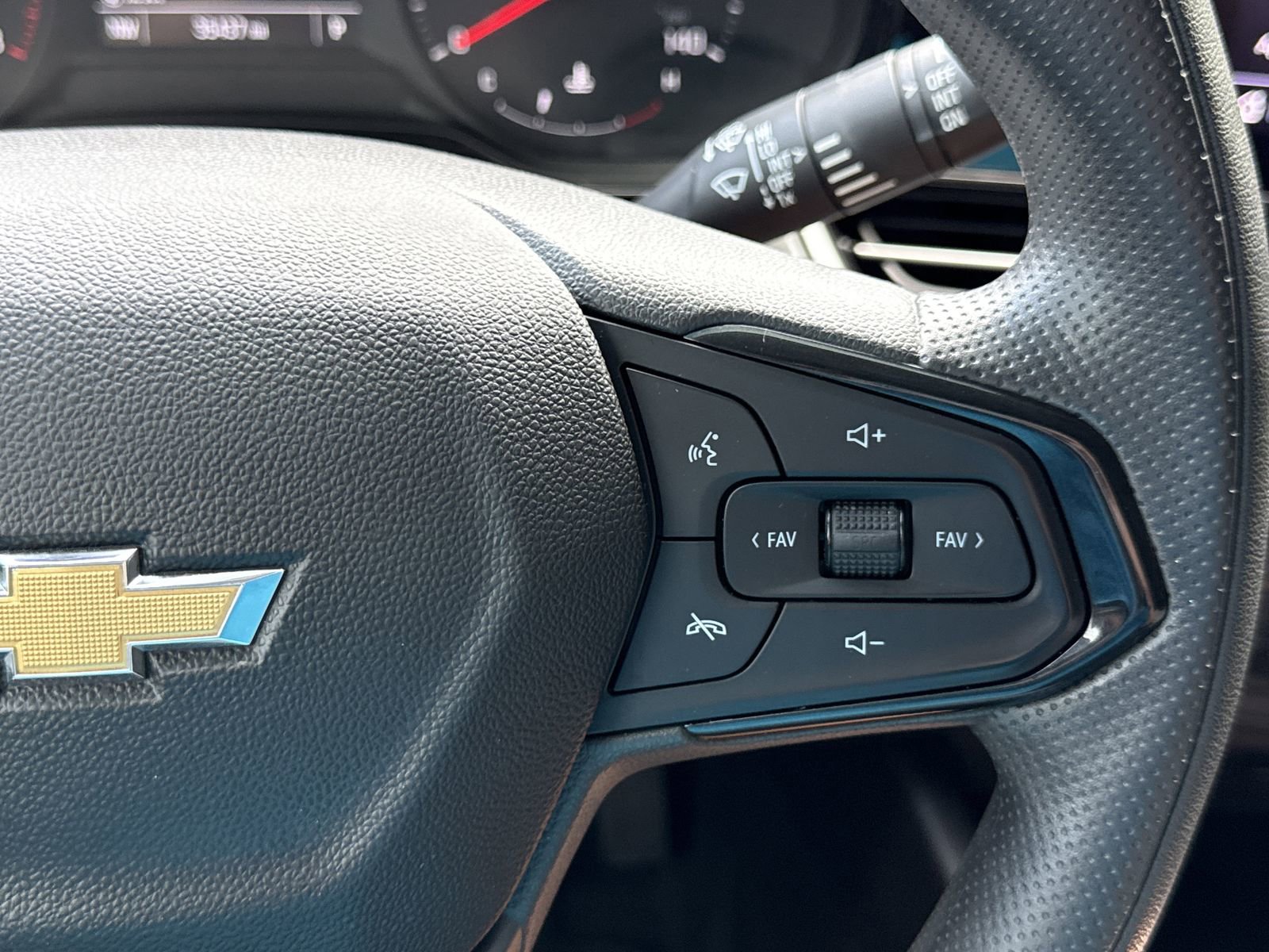 Used 2024 Chevrolet Trax LS w/ Driver Confidence Package FWD image 19