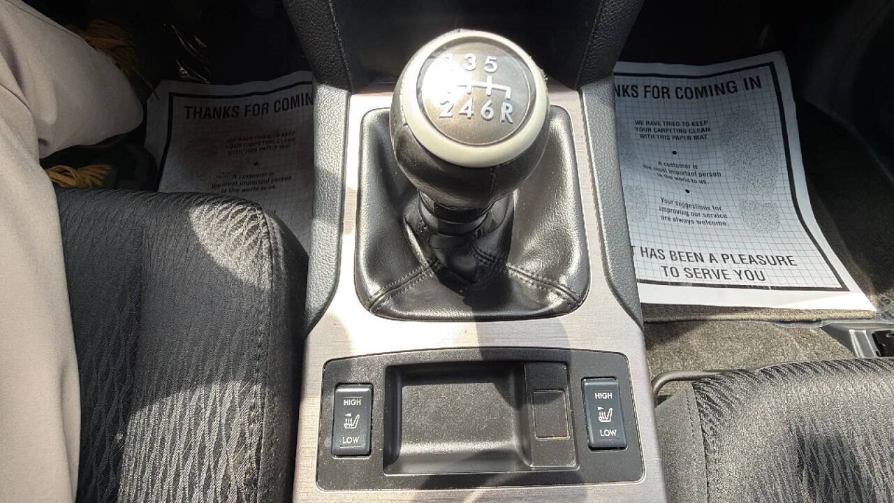 Used 2012 Subaru Outback 2.5i Premium w/ All-Weather Pkg AWD/4WD image 12